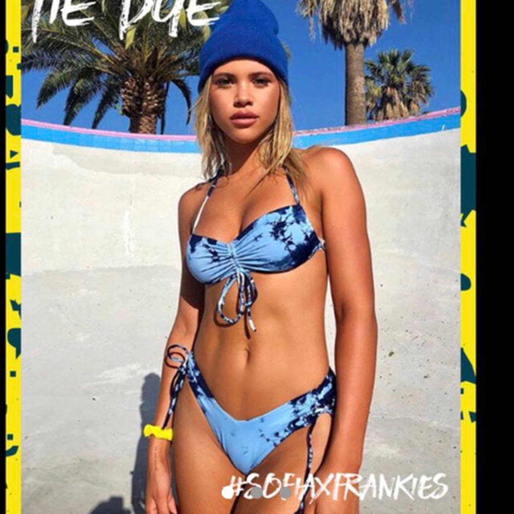 ISO Frankie’s Bikinis x Sofia Richie Tie dye blue